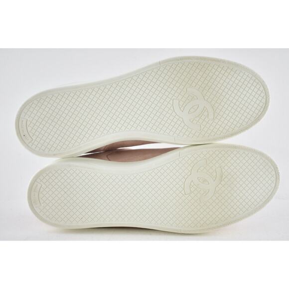 Chanel 20S Weekender Pink Suede CC Logo Laces Low Top Flat Runner Sneaker 42 - Picture 12 of 12